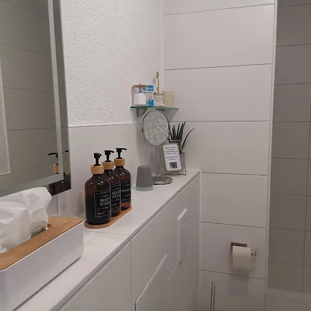 Pauls Hexenhaus Wohnung Hexe Mit Fahrrad Garage Und Innenhof Fuer Motorraeder Thale Exterior photo