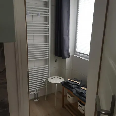 Pauls Hexenhaus Wohnung Hexe Mit Fahrrad Garage Und Innenhof Fuer Motorraeder Thale Exterior photo